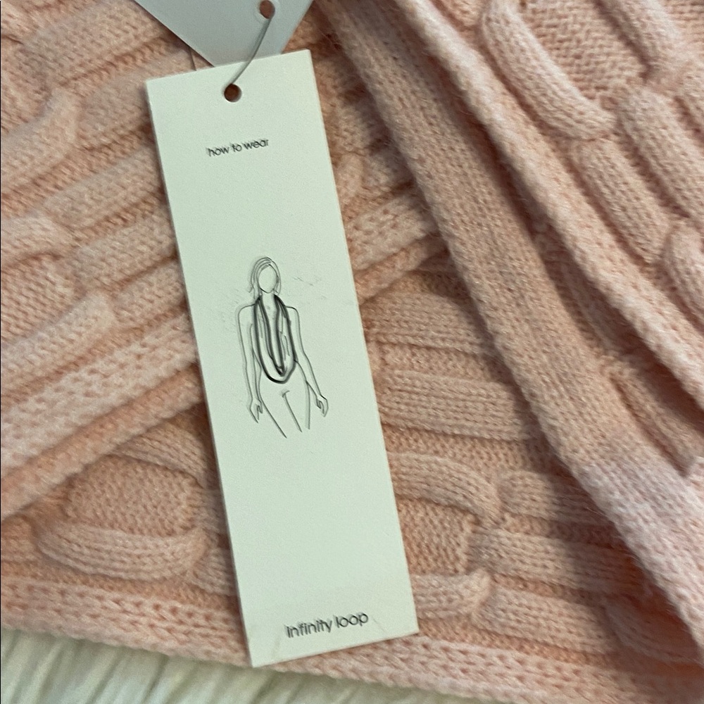 Calvin Klein Pink Knit Scarf one size it’s a infinity loop wide 10” brand new - Picture 3 of 8